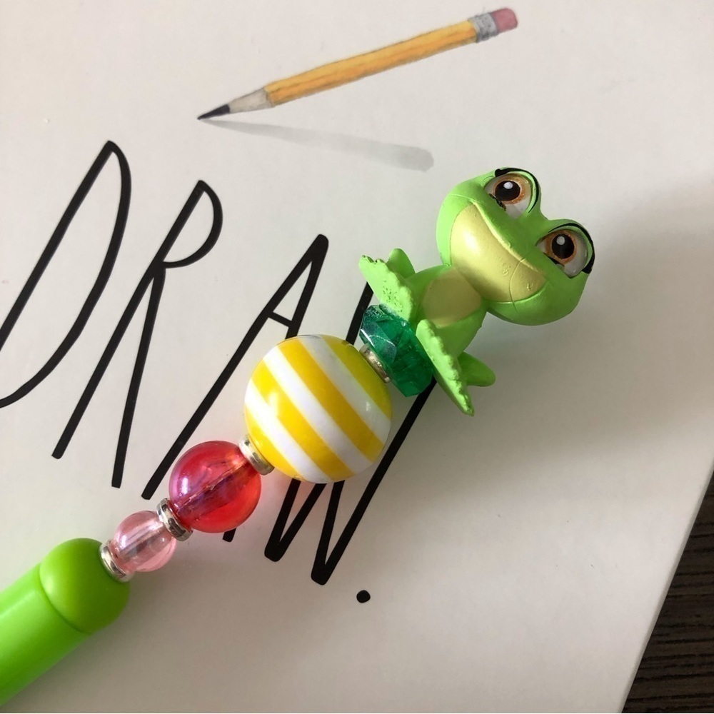 Disney doorables: The Princess and The Frog: Tiana as frog handmade beaded pen